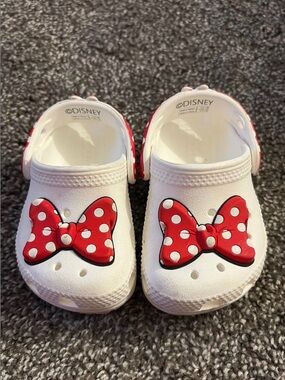 Disney Kids White CROCS with Red Polka Dot Minnie Bows